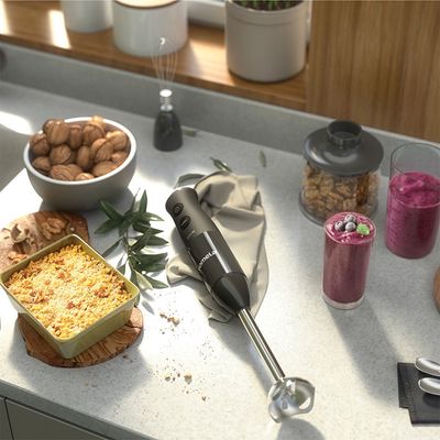 07.--Licuadora-de-inmersion-Somela-ambientada-2-SHB-30-1000px