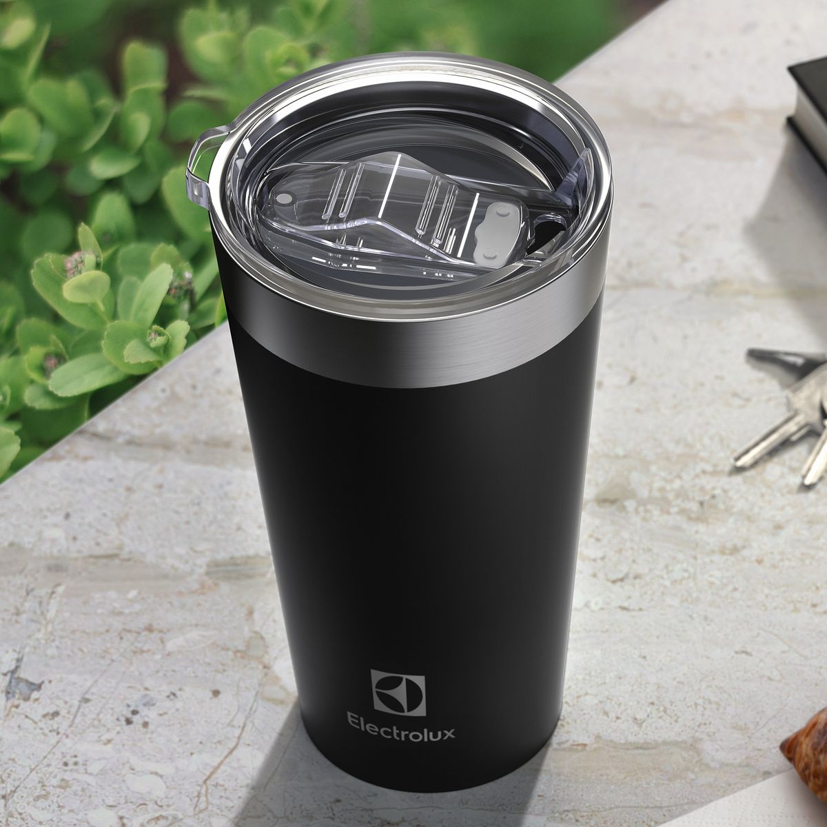 08.--Termo-Electrolux-Ambientada-2-Mug-Negro-2000px.jpg