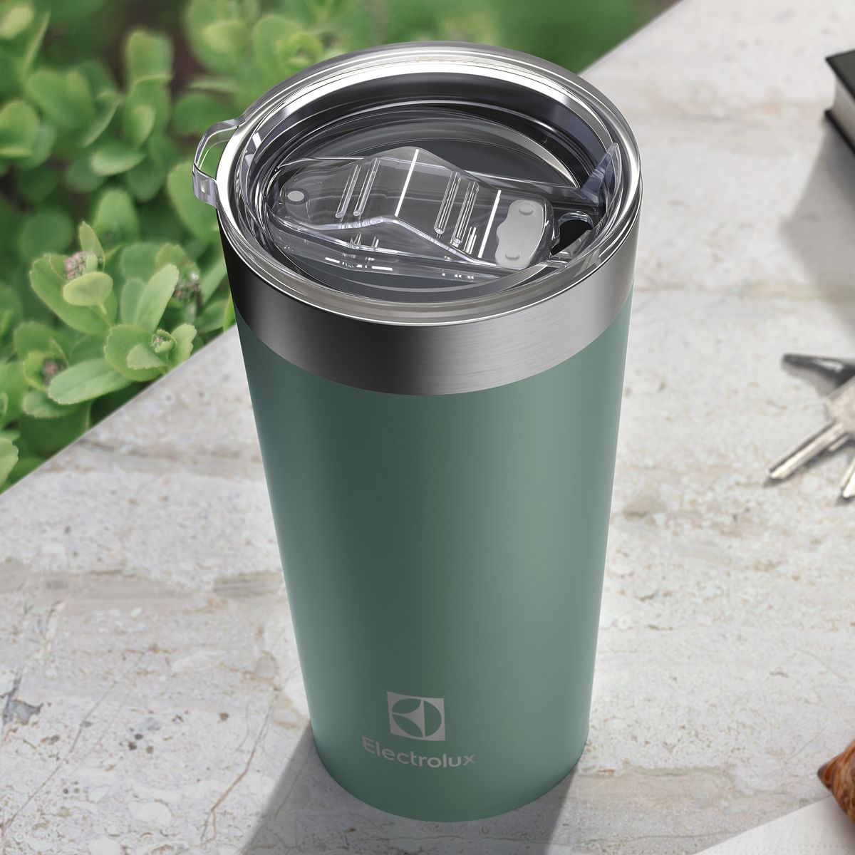 08.--Termo-Electrolux-Ambientada-2-Mug-Verde-2000px.jpg