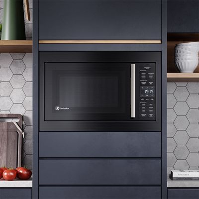 12.--MWO-empotrable-Electrolux-ambientada-1-ME3BP-1500px