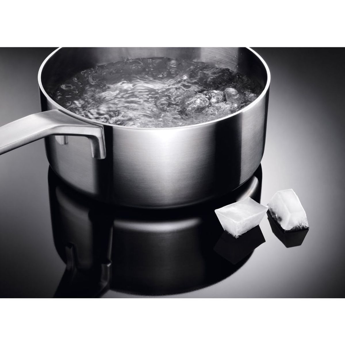 08.--Encimera-Electrolux-Induccion-IE6LP-1500px