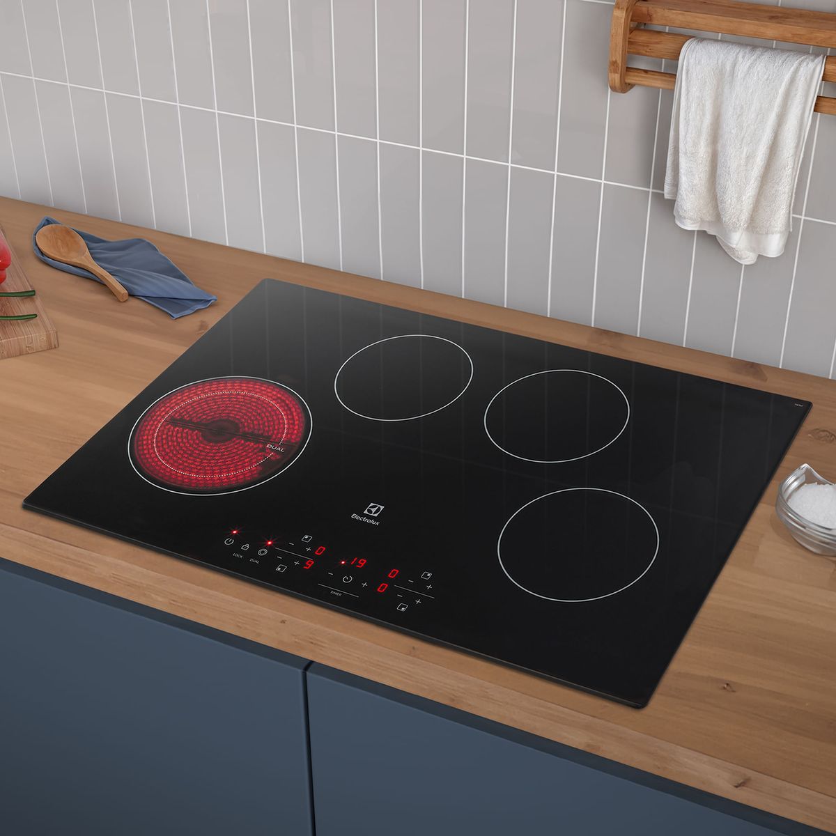 08---Encimera-Electrolux-Ambientada-1-VE7DT-2000px