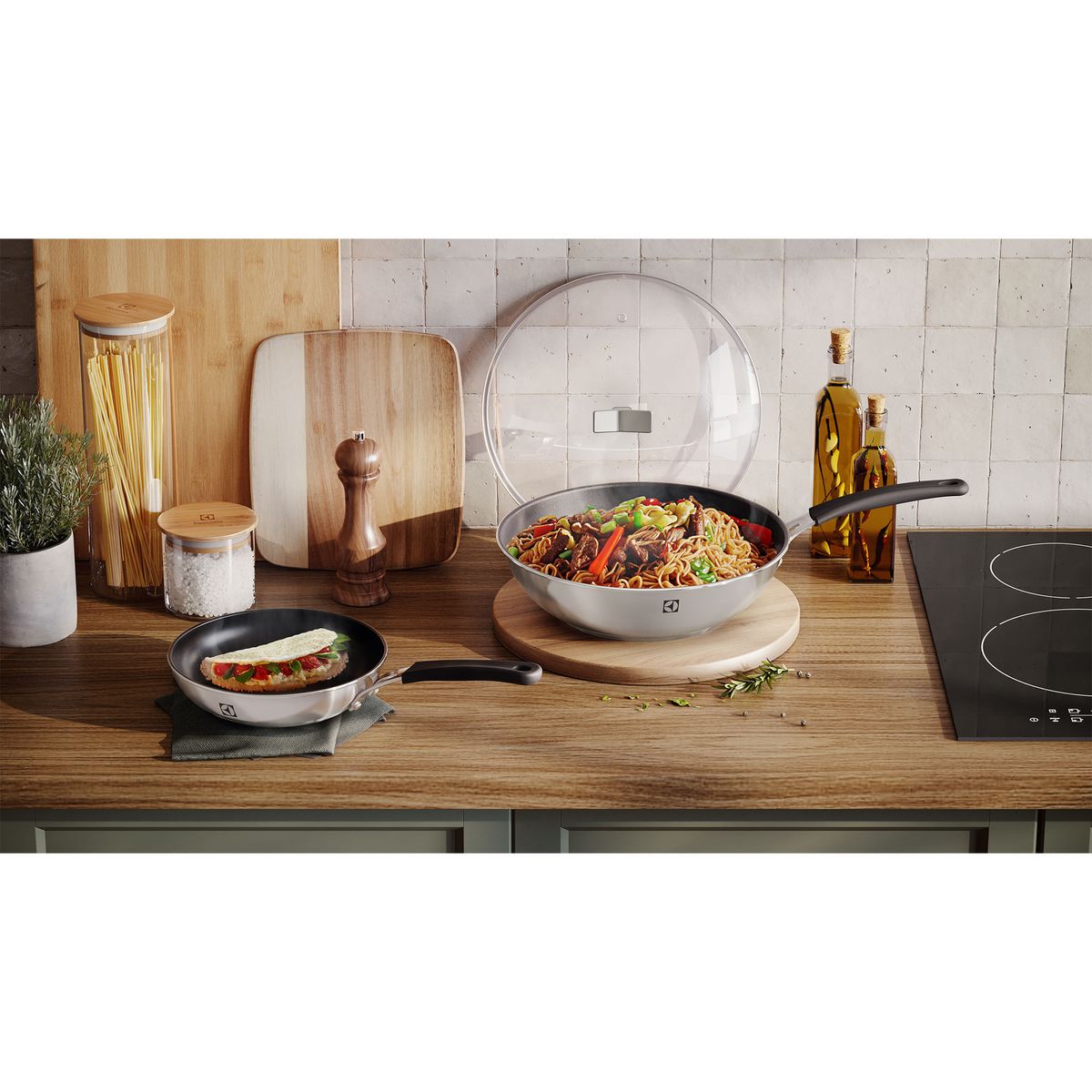 08.--Wok-Antiadherente-28cm-Electrolux-Ambientada-2--2000px-2000x2000.raw