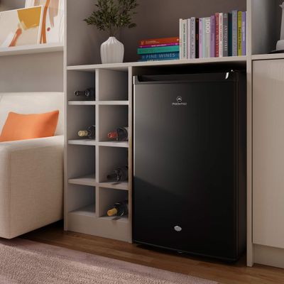 09.--Refrigerador-Minibar-Mademsa-MMB120B-Electrolux-Ambientada-2--2000px