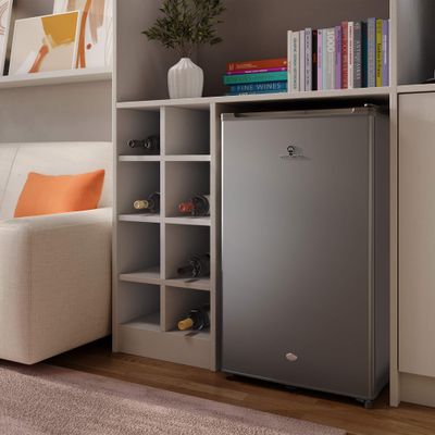 09.--Refrigerador-Minibar-Mademsa-MMB90S-Electrolux-Ambientada-2--2000px