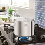 11.---Juego-de-Ollas-Acero-Inox-Electrolux-Ambientada-3--2000px