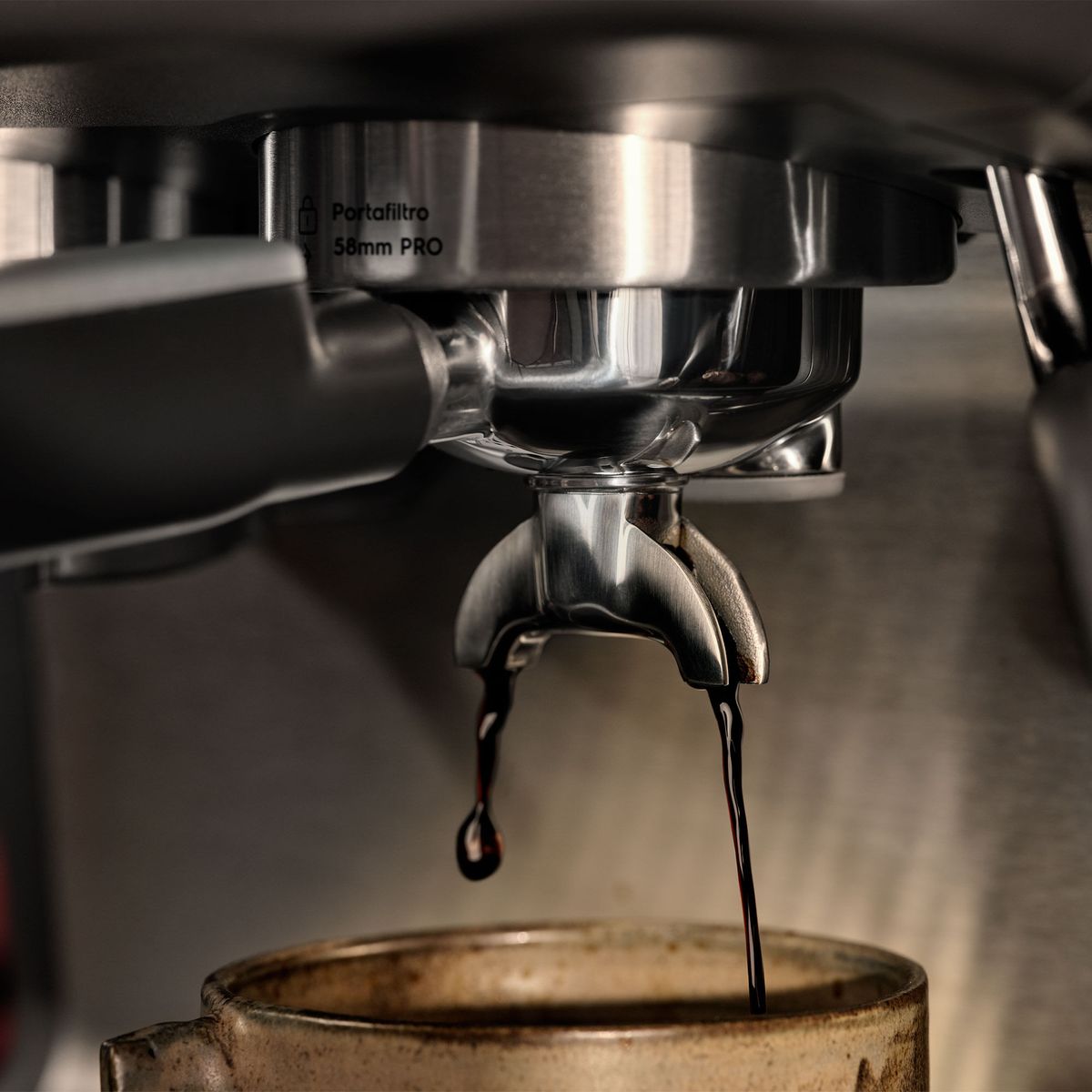 13.--Cafetera-Electrolux-Ambientada-5-ECM90-2000px