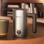 07.--Milk-Frother-Electrolux-Ambientada--EMF10-2000px